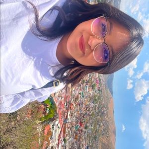 Meet your Posher, Stefani